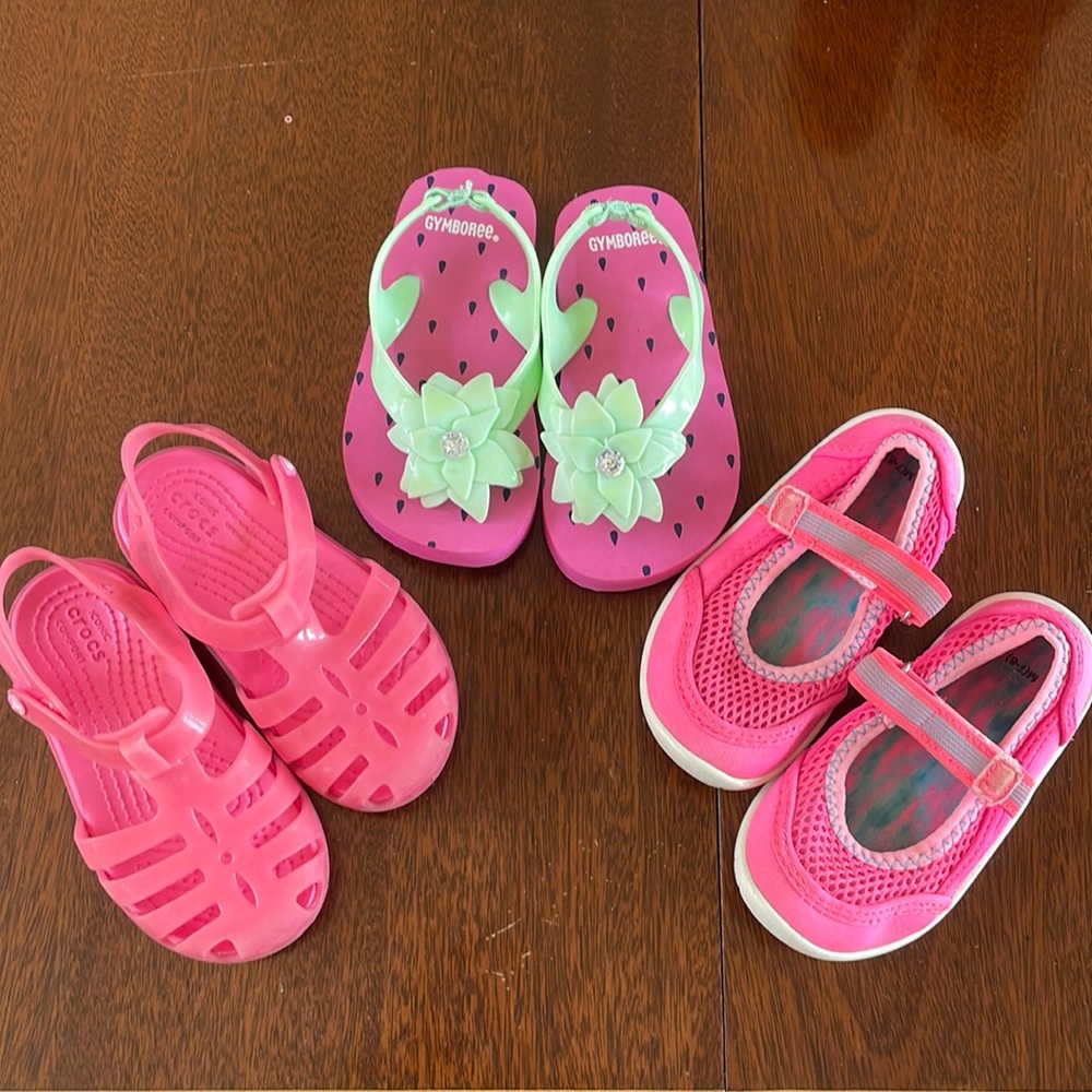 Size 8 little girl swim shoes 3 pair bundle flip flop crocs sandals beach wear